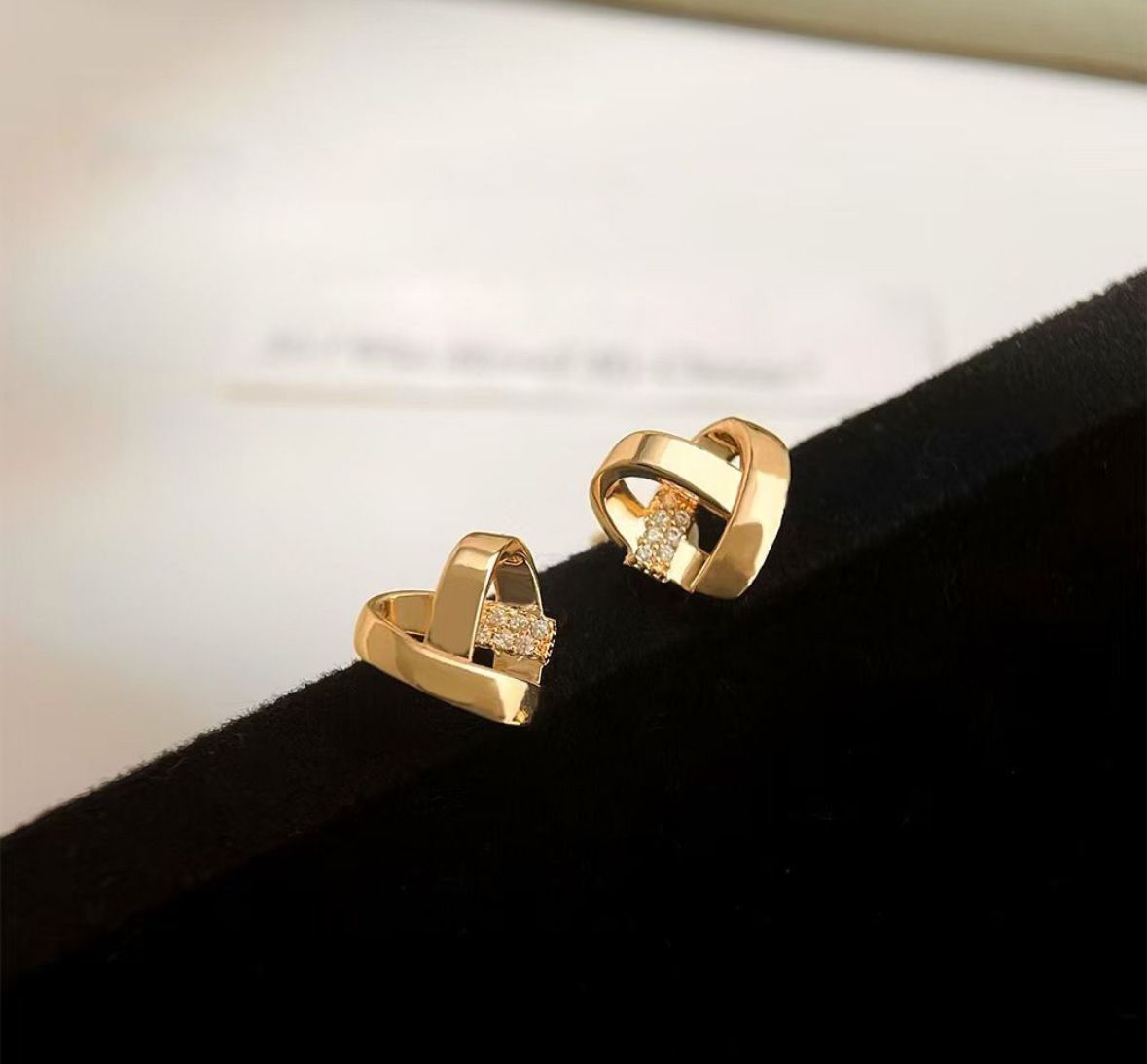 Lucera Heart Studs