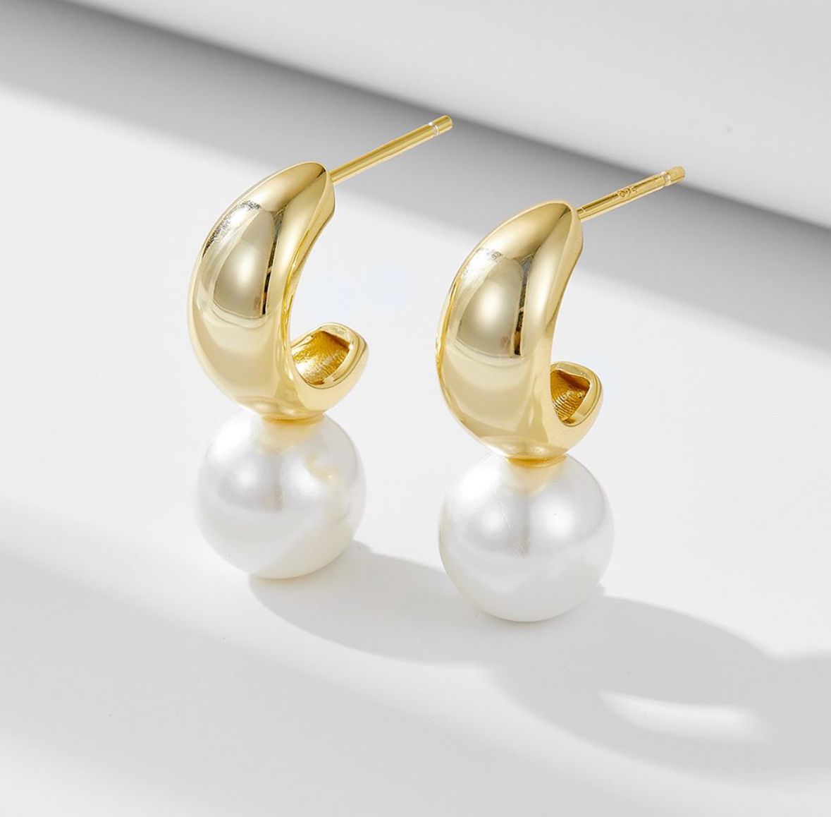 Celena Hoops