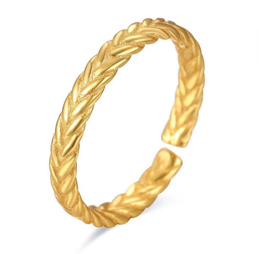 The Braided Elegance Ring