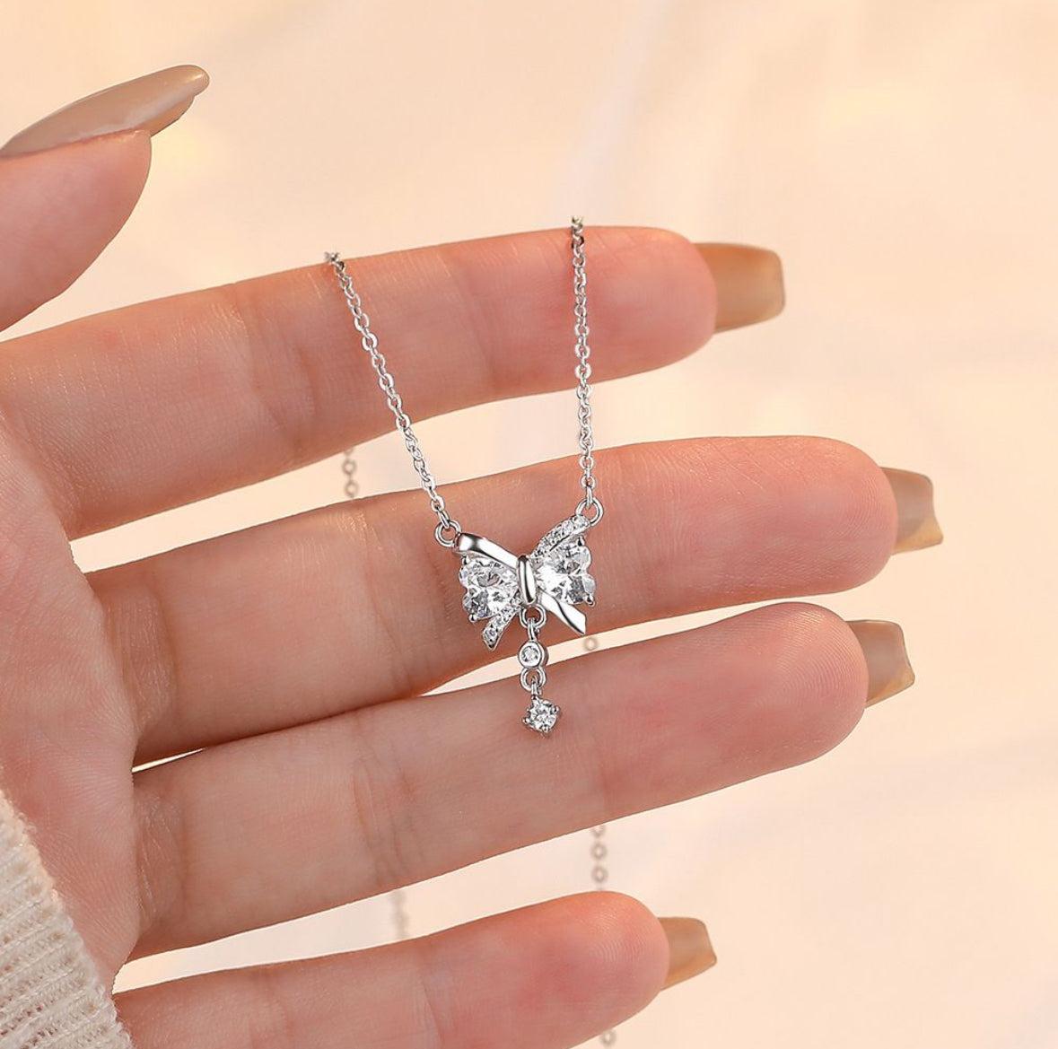 Lustre Papillon Pendant