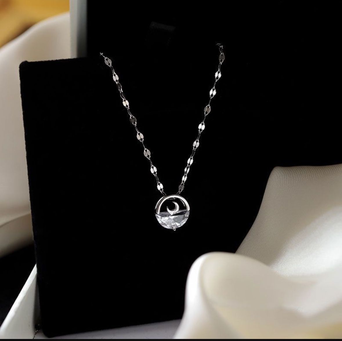 The Lunaire Pendant Necklace