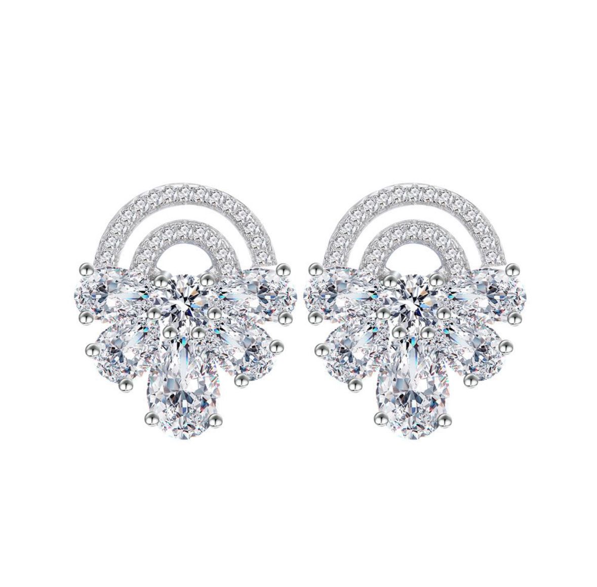 Linnea Knot Studs