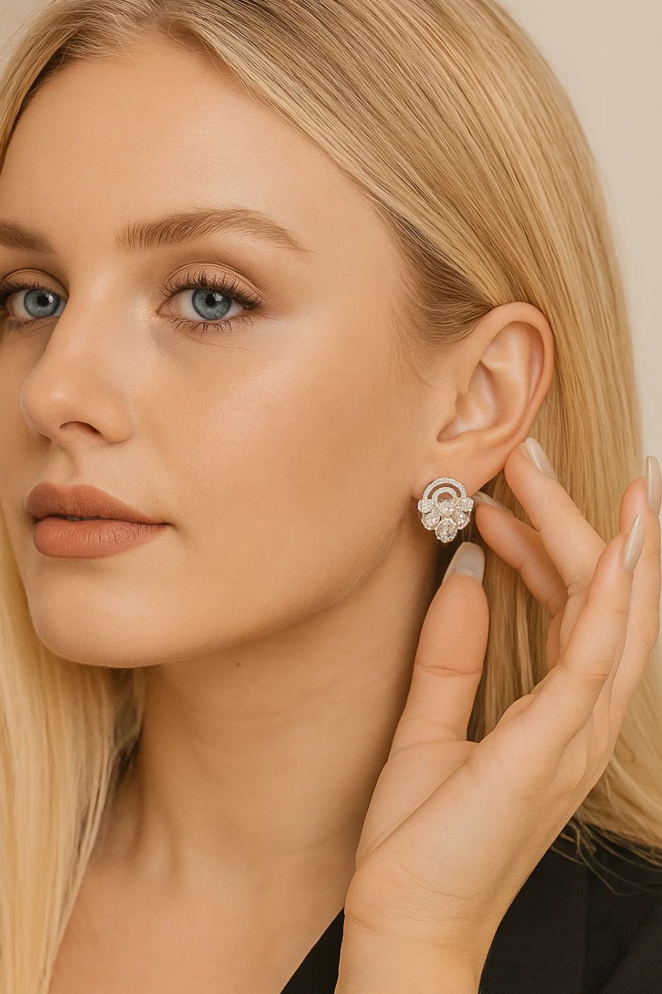 Linnea Knot Studs